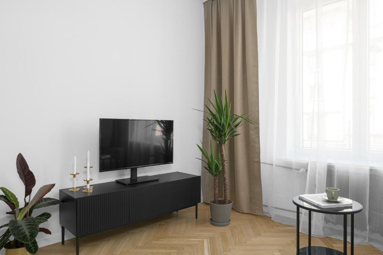 Oomph Warsaw Central Stylish Vintage Apartment Bagian luar foto